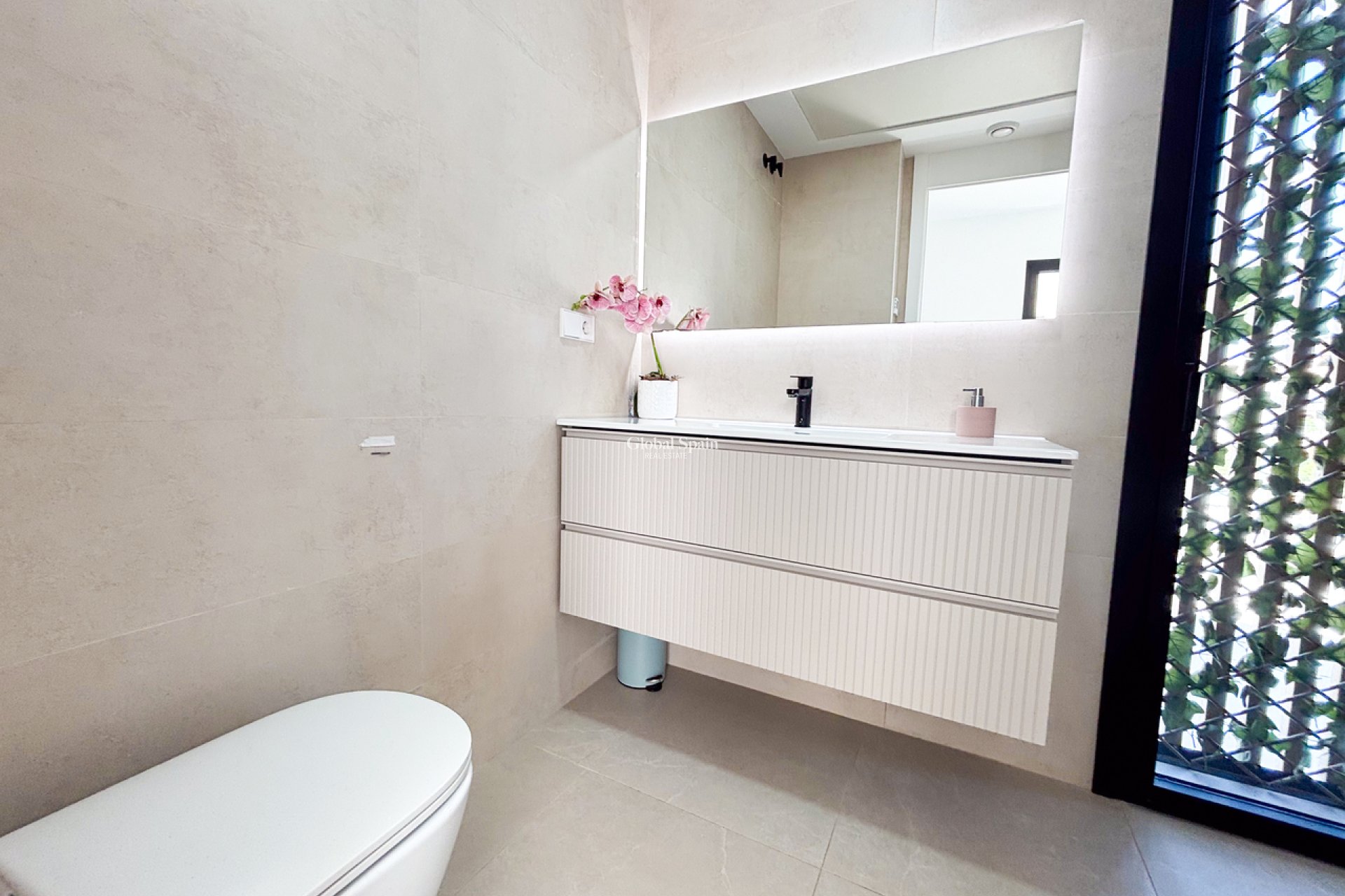 Resale - VILLA -
CABO ROIG - Costa Blanca