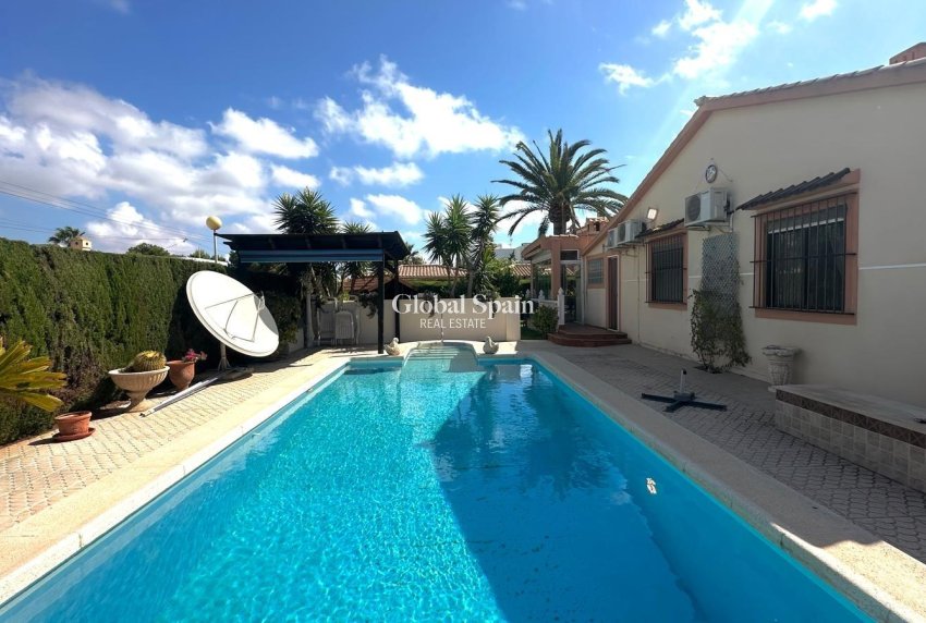 Resale - VILLA -
CABO ROIG - Costa Blanca