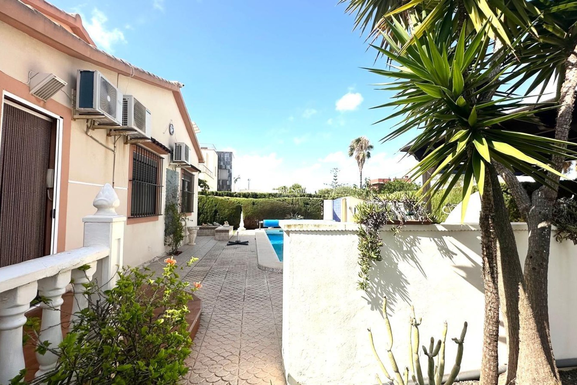 Resale - VILLA -
CABO ROIG - Costa Blanca