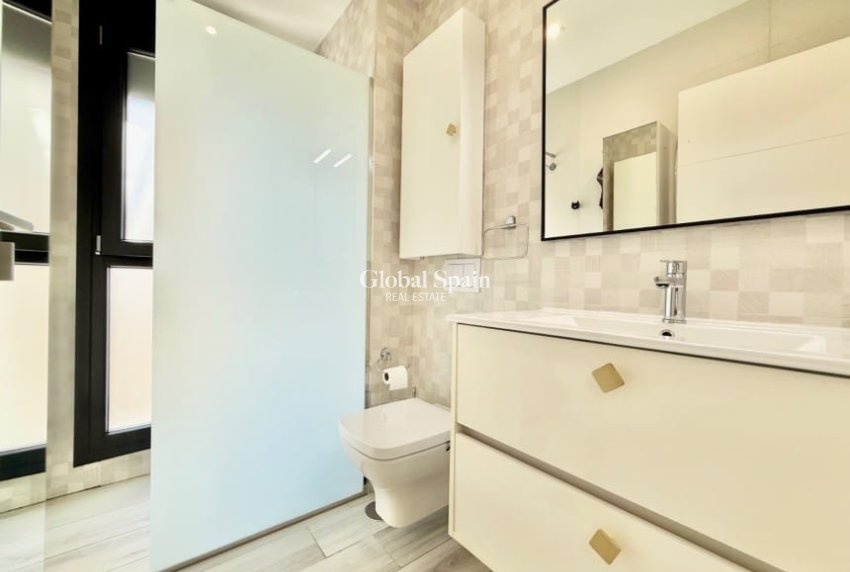 Resale - VILLA -
CABO ROIG - Costa Blanca
