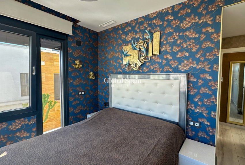 Resale - VILLA -
CABO ROIG - Costa Blanca