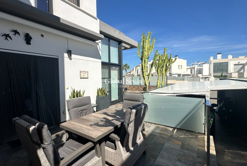 Resale - VILLA -
CABO ROIG - Costa Blanca