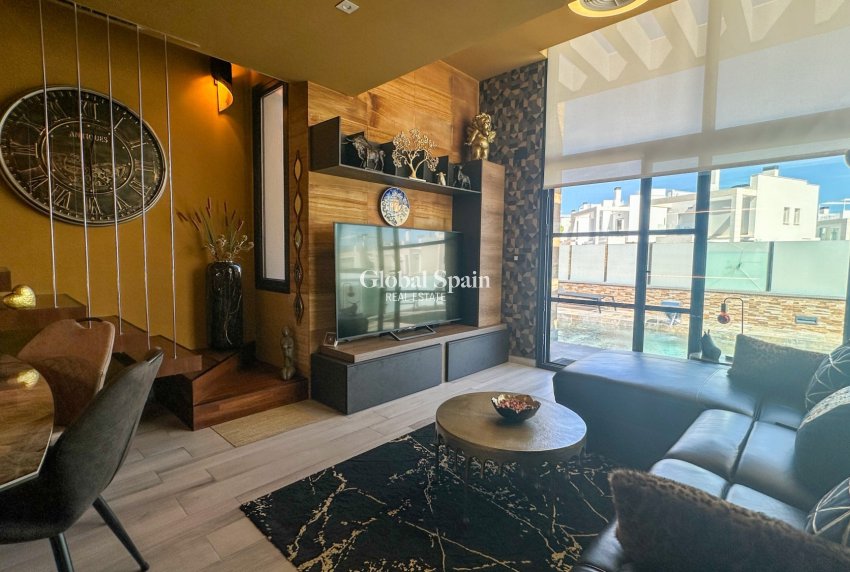 Resale - VILLA -
CABO ROIG - Costa Blanca