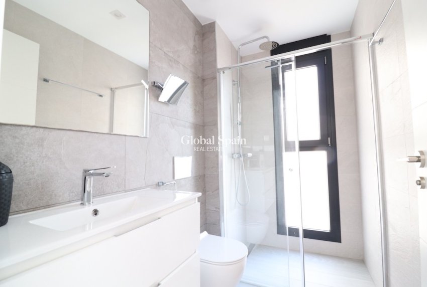 Resale - Villa -
CABO ROIG - Lomas de Cabo Roig