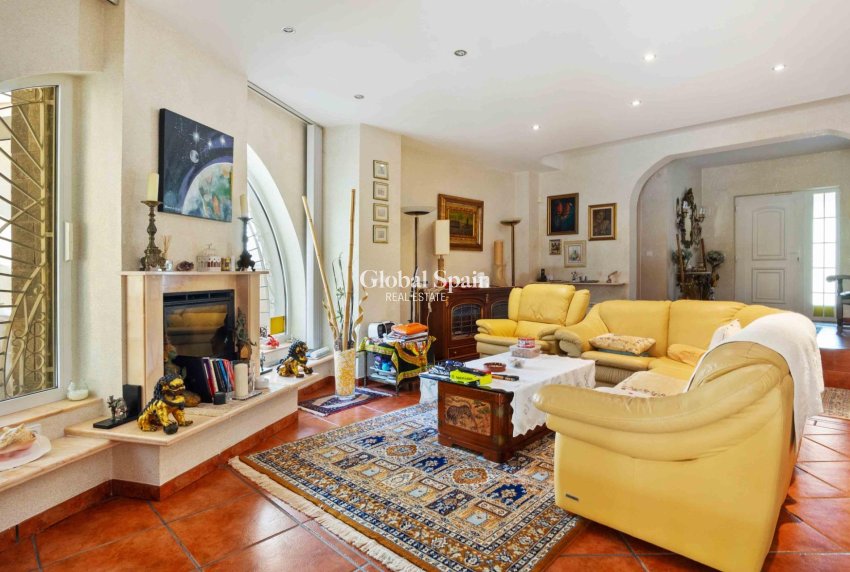 Resale - VILLA -
CABO ROIG - MUY CERCA DE LA PLAYA