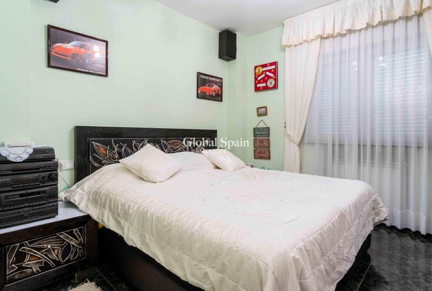 Resale - VILLA -
CABO ROIG - MUY CERCA DE LA PLAYA