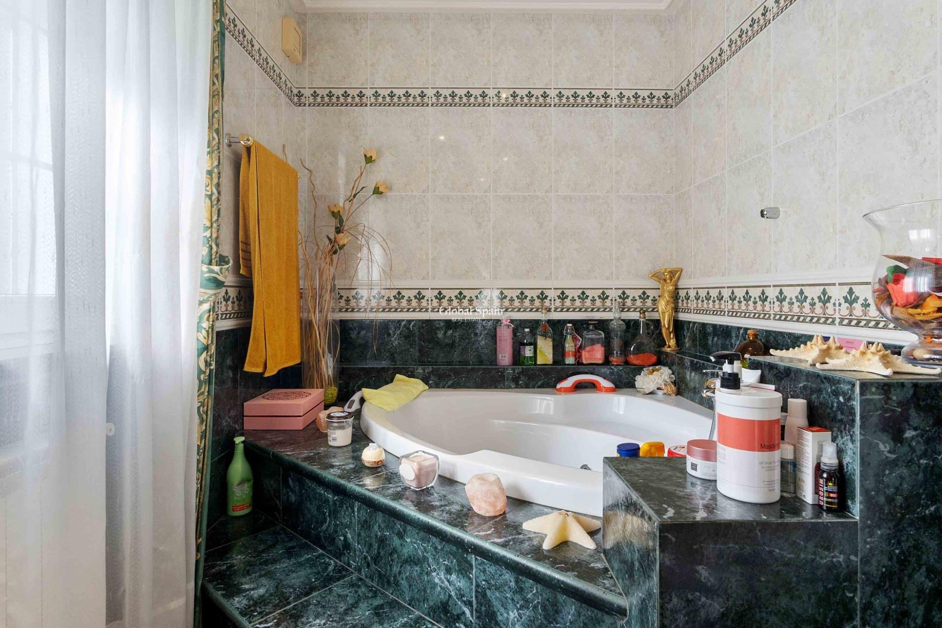 Resale - VILLA -
CABO ROIG - MUY CERCA DE LA PLAYA