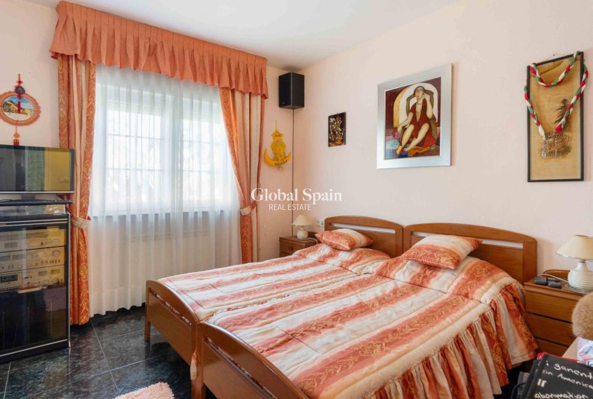 Resale - VILLA -
CABO ROIG - MUY CERCA DE LA PLAYA