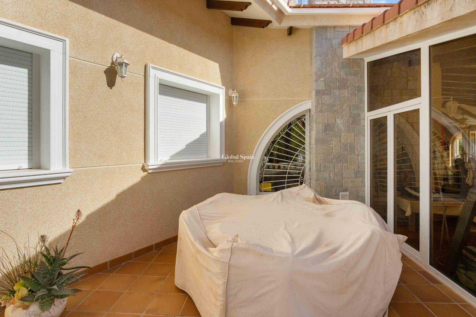 Resale - VILLA -
CABO ROIG - MUY CERCA DE LA PLAYA