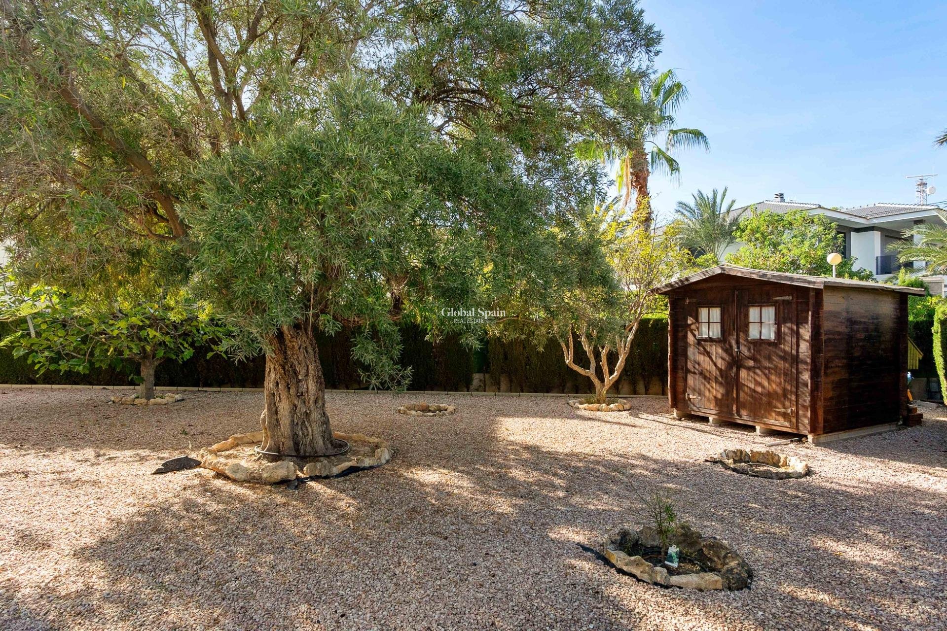 Resale - VILLA -
CABO ROIG - MUY CERCA DE LA PLAYA