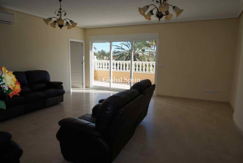 Resale - Villa -
CABO ROIG