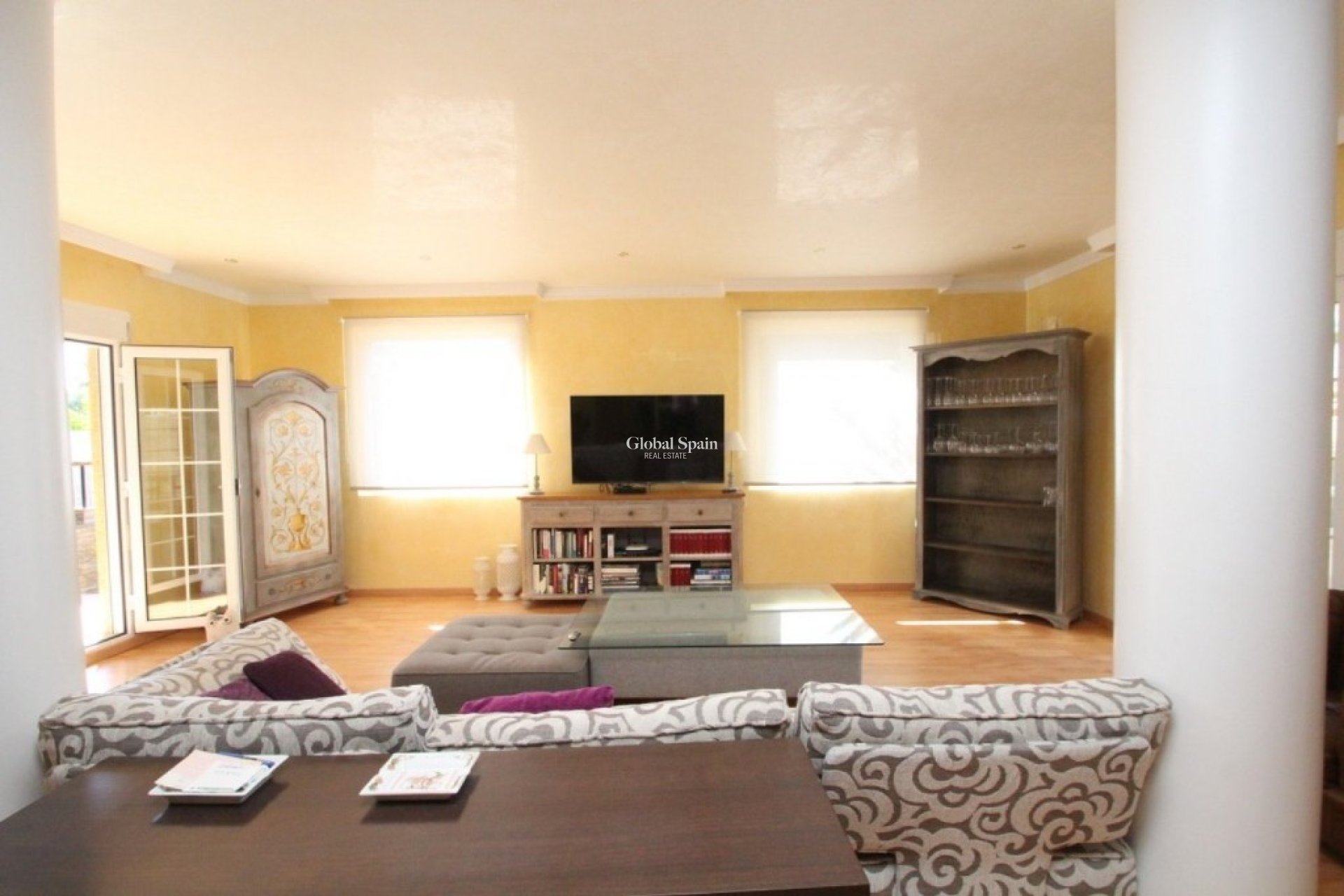 Resale - Villa -
CABO ROIG