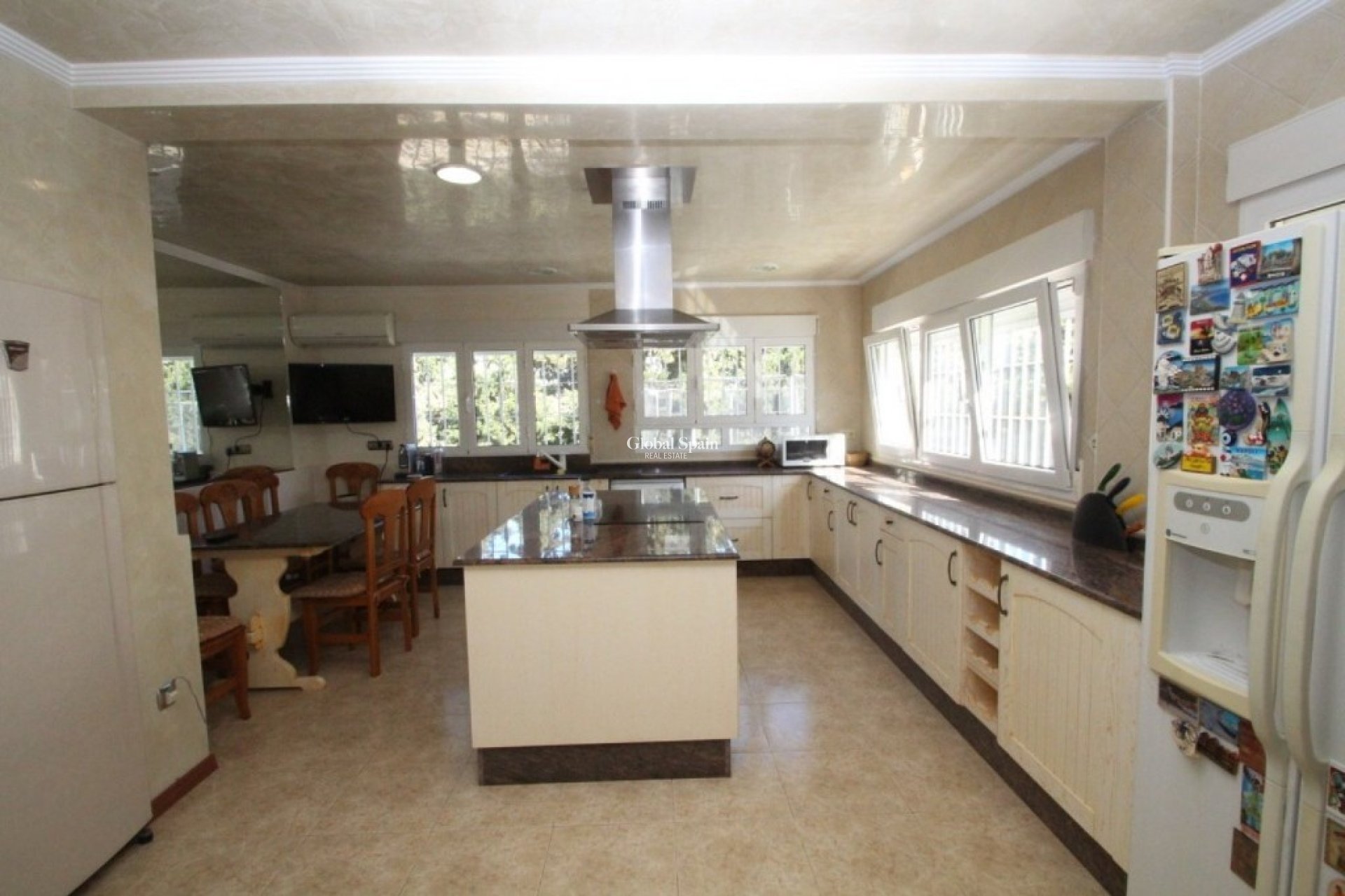 Resale - Villa -
CABO ROIG