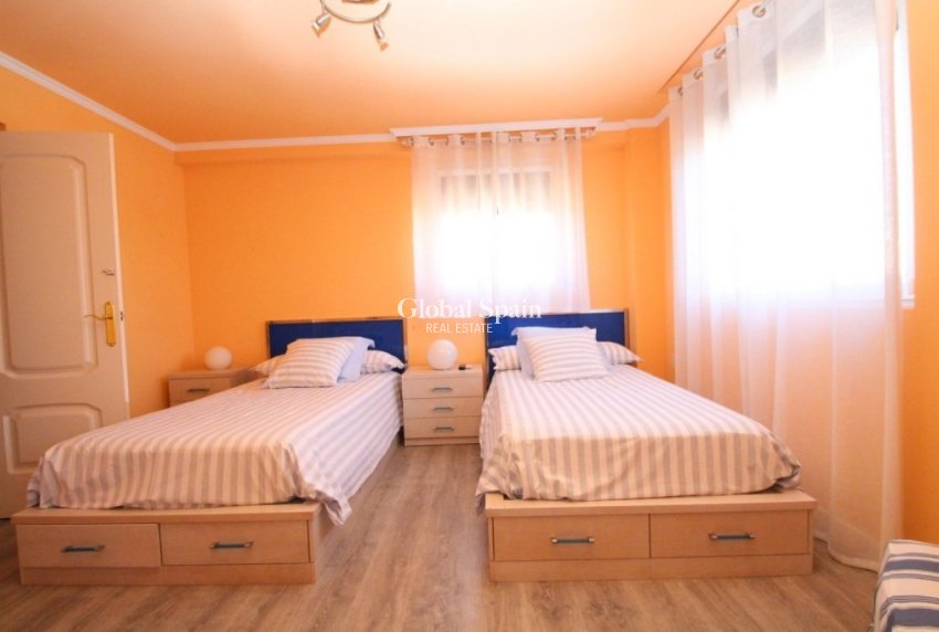 Resale - Villa -
CABO ROIG