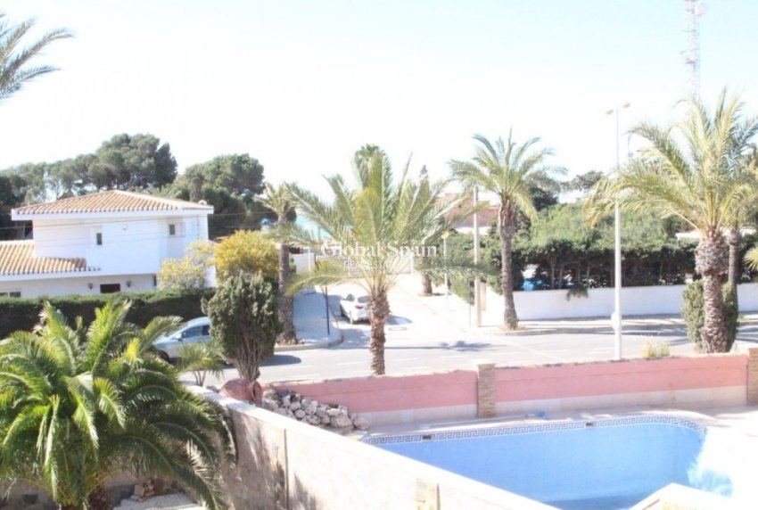 Resale - Villa -
CABO ROIG