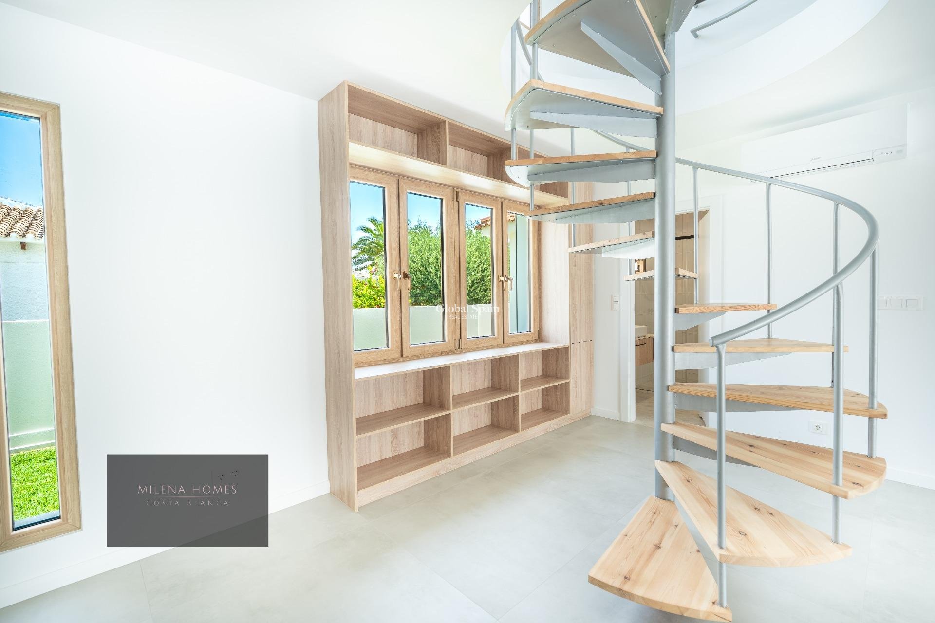 Resale - VILLA -
CABO ROIG