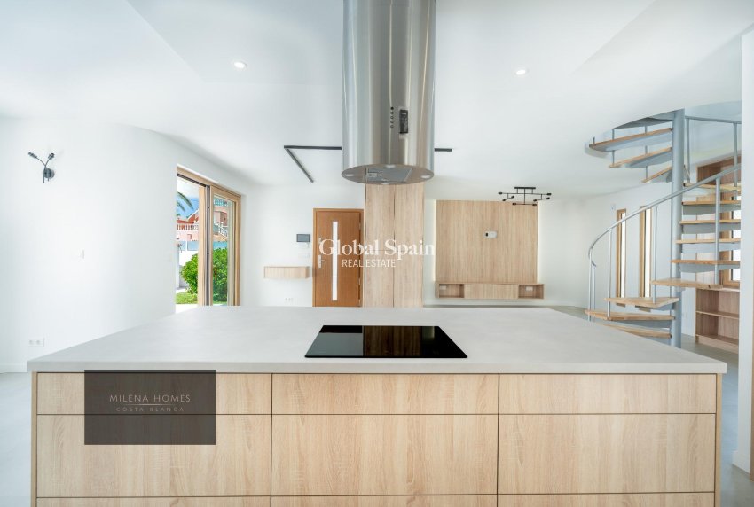 Resale - VILLA -
CABO ROIG