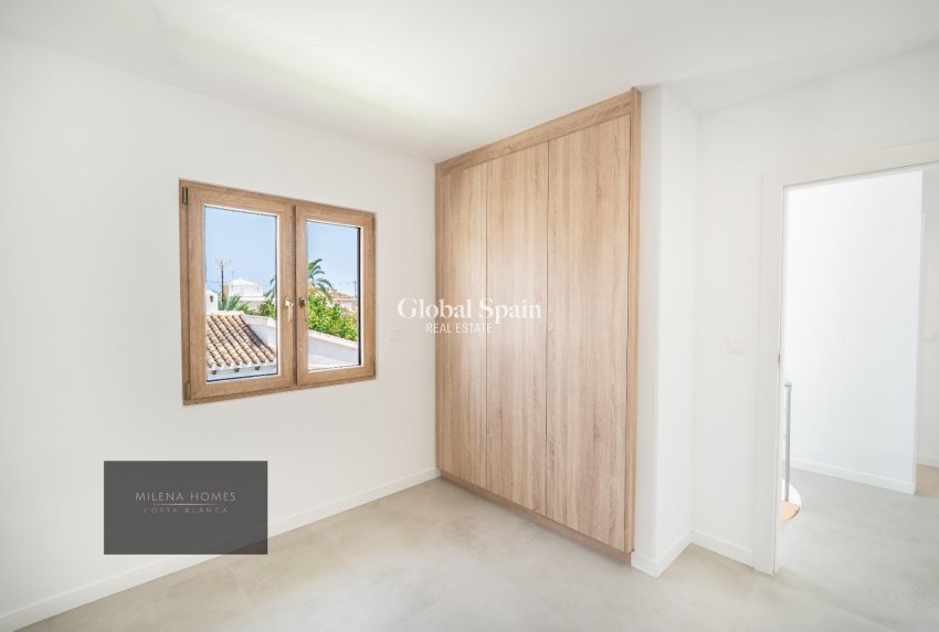 Resale - VILLA -
CABO ROIG