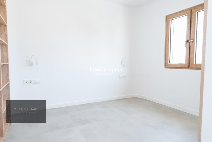 Resale - VILLA -
CABO ROIG