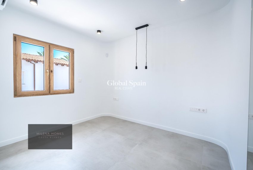 Resale - VILLA -
CABO ROIG