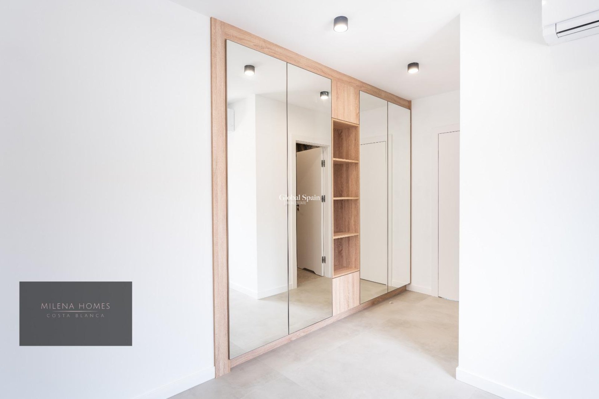 Resale - VILLA -
CABO ROIG