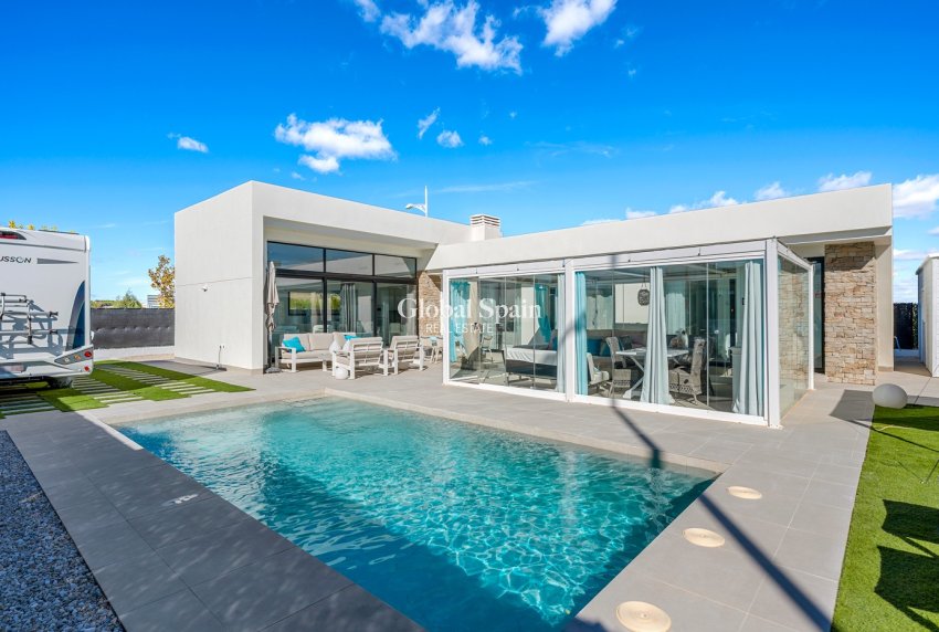 Resale - VILLA -
CALASPARRA - Inland