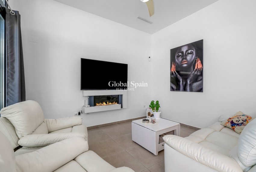 Resale - VILLA -
CALASPARRA - Inland