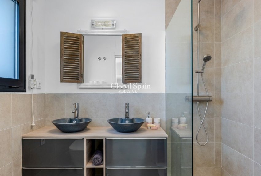 Resale - VILLA -
CALASPARRA - Inland