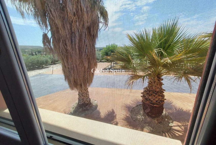 Resale - VILLA -
CALASPARRA - Inland