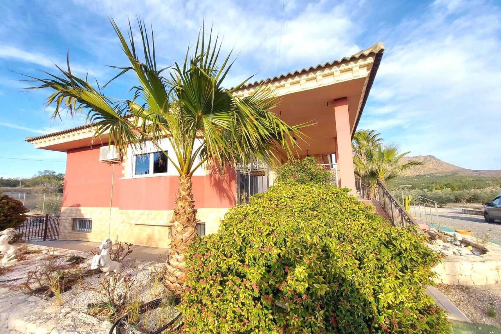Resale - VILLA -
CALASPARRA - Inland