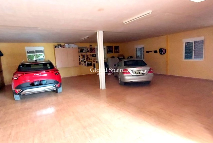 Resale - VILLA -
CALASPARRA - Inland