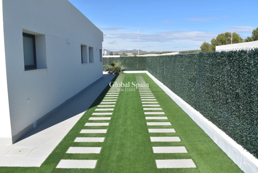 Resale - VILLA -
CALASPARRA - Inland