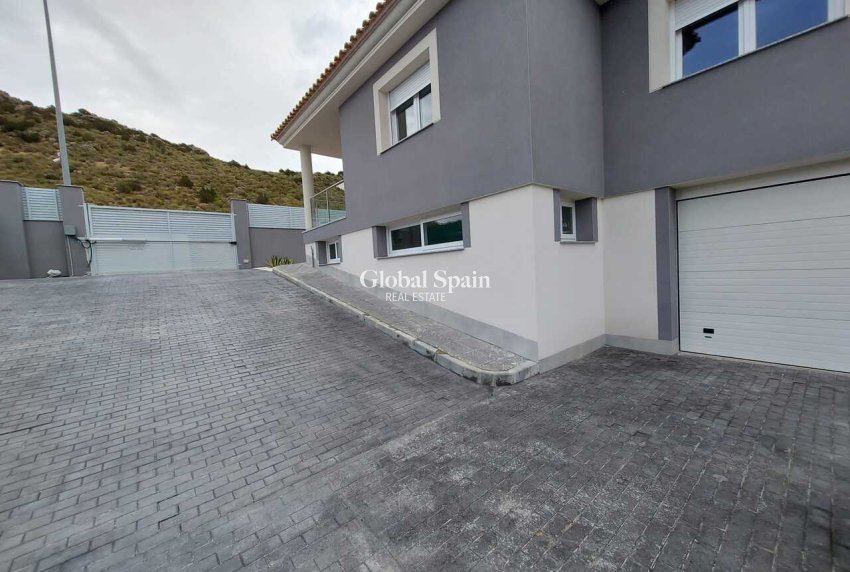 Resale - VILLA -
CALASPARRA - Inland