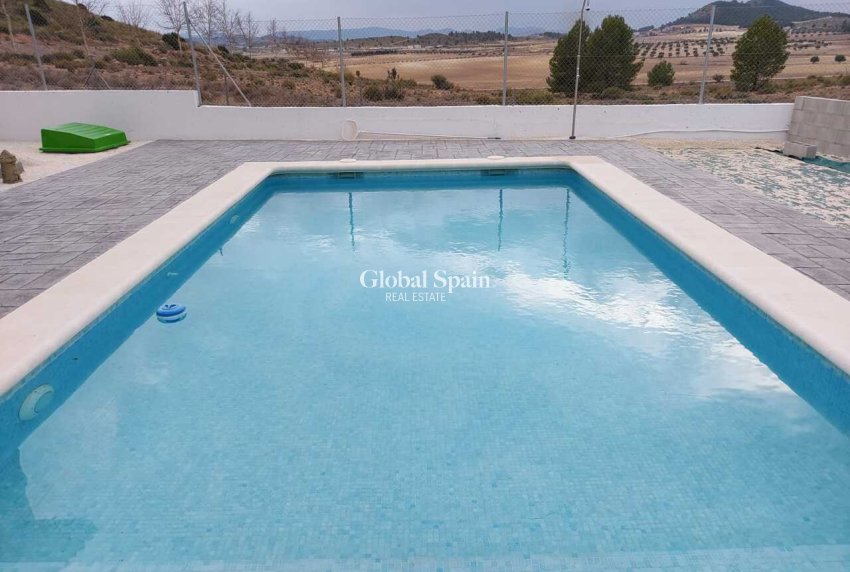 Resale - VILLA -
CALASPARRA - Inland