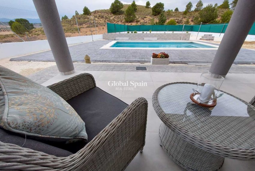 Resale - VILLA -
CALASPARRA - Inland