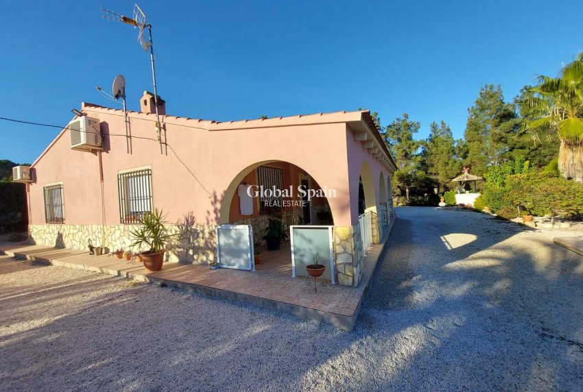 Resale - VILLA -
CALASPARRA - Inland