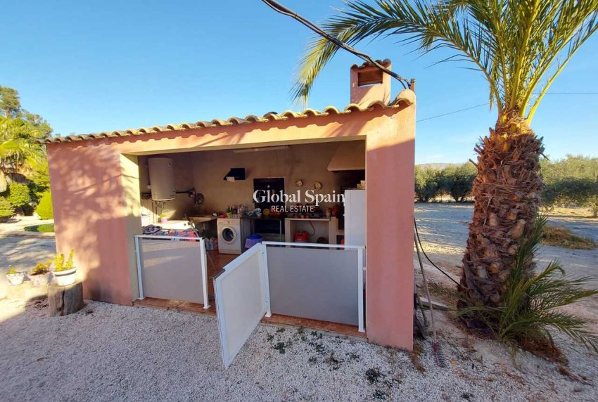 Resale - VILLA -
CALASPARRA - Inland