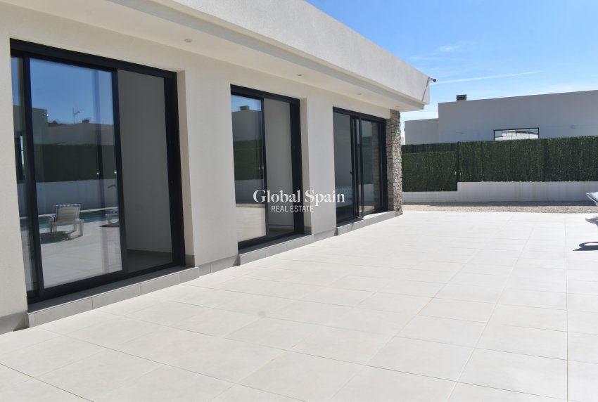 Resale - VILLA -
CALASPARRA - Inland