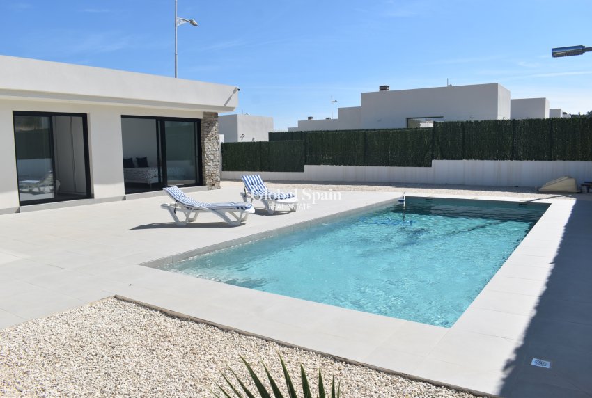 Resale - VILLA -
CALASPARRA - Inland