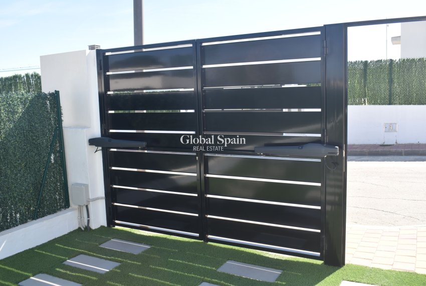 Resale - VILLA -
CALASPARRA - Inland
