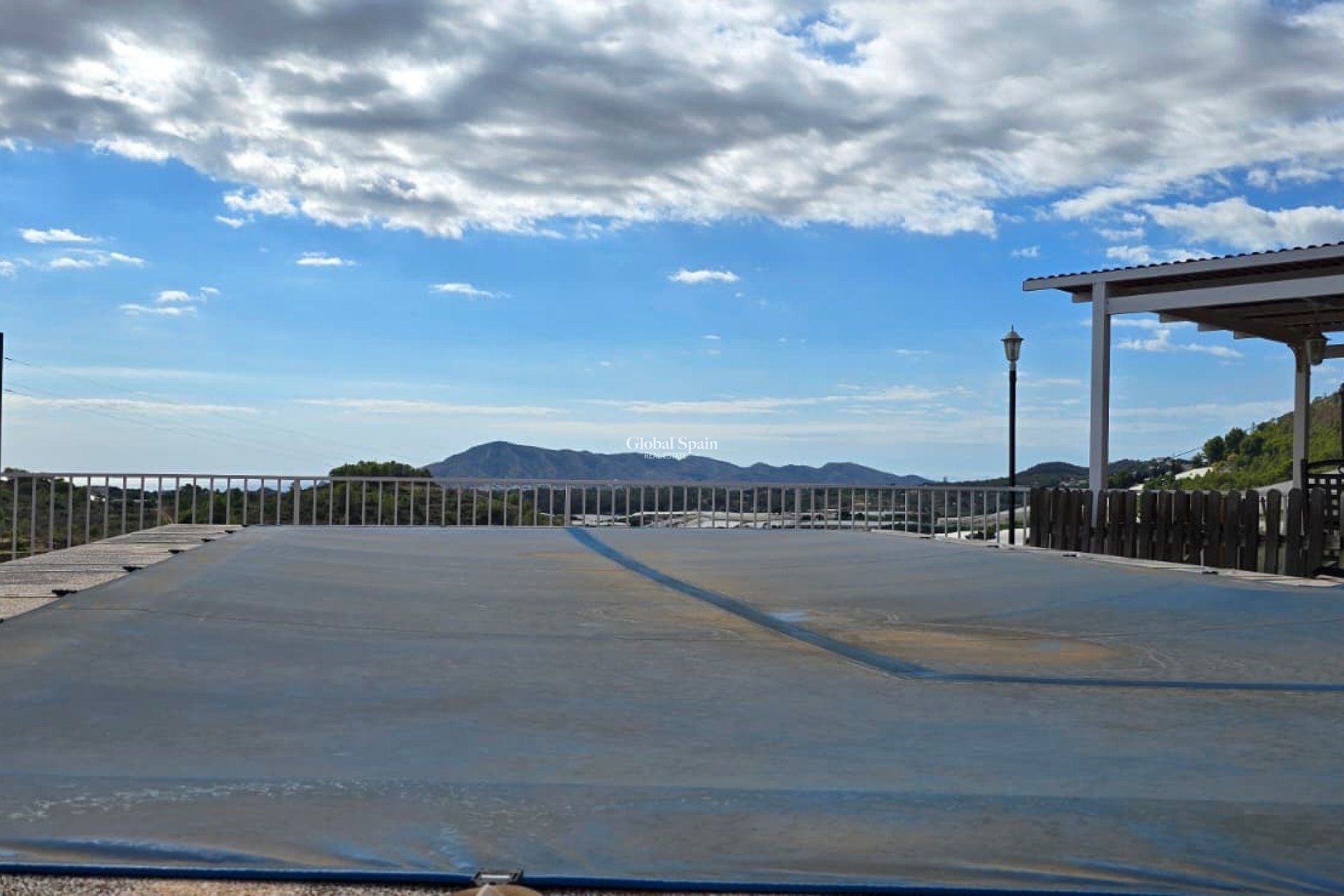 Resale - VILLA -
CALLOSA D'EN SARRIÀ - Callosa De Ensarrià