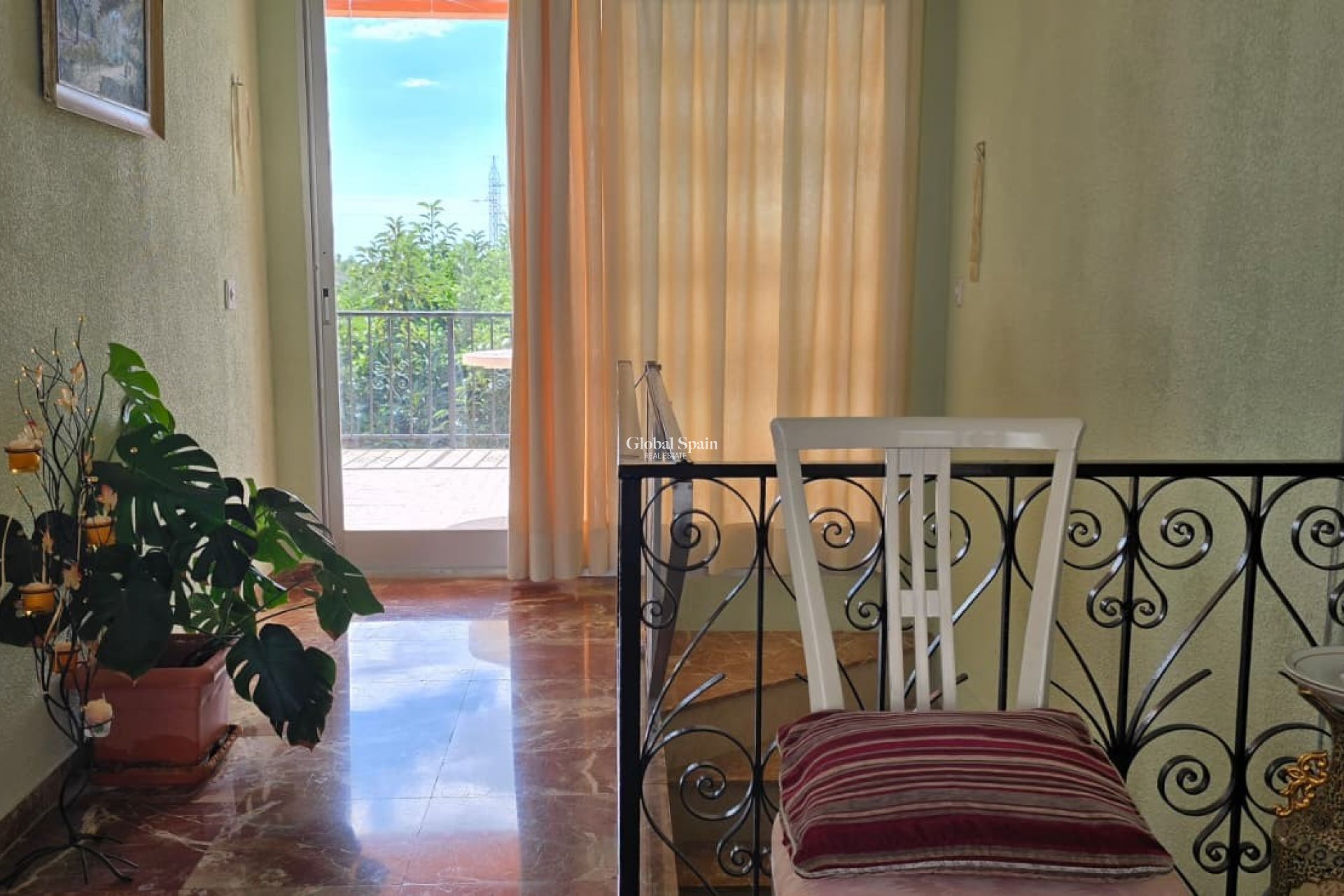 Resale - VILLA -
CALLOSA D'EN SARRIÀ - Callosa De Ensarrià