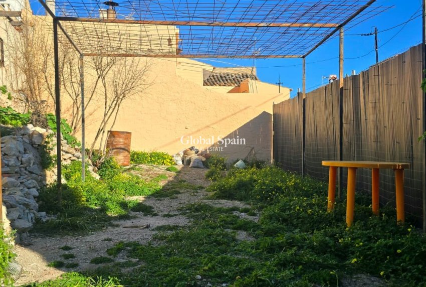 Resale - VILLA -
CALLOSA D'EN SARRIÀ - Callosa De Ensarrià