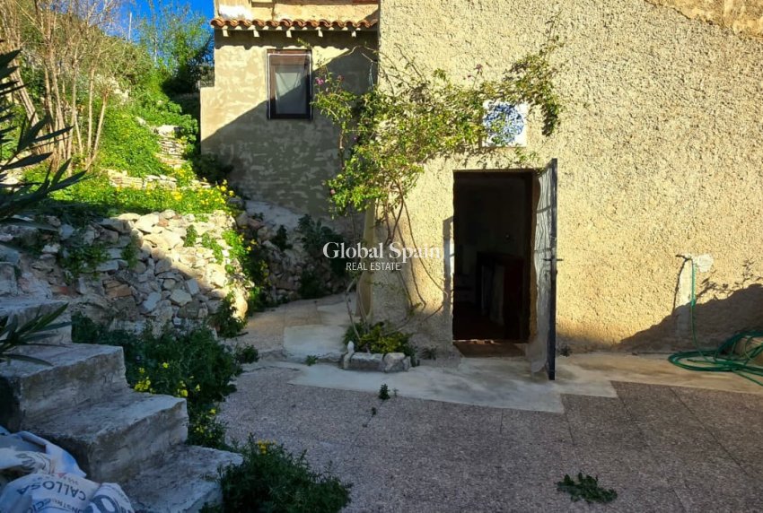 Resale - VILLA -
CALLOSA D'EN SARRIÀ - Callosa De Ensarrià