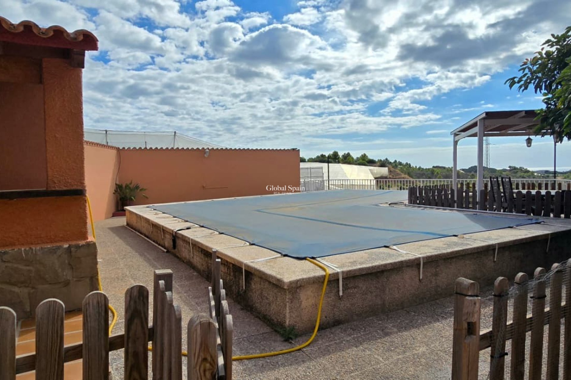 Resale - VILLA -
CALLOSA D'EN SARRIÀ - Callosa De Ensarrià