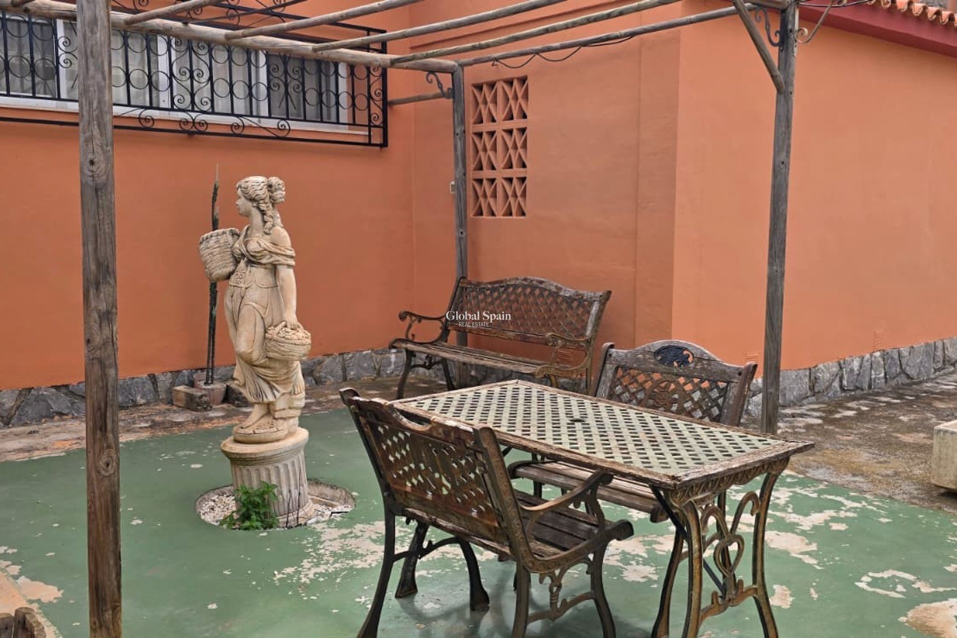 Resale - VILLA -
CALLOSA D'EN SARRIÀ - Callosa De Ensarrià