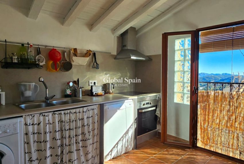 Resale - VILLA -
CALLOSA D'EN SARRIÀ - Callosa De Ensarrià