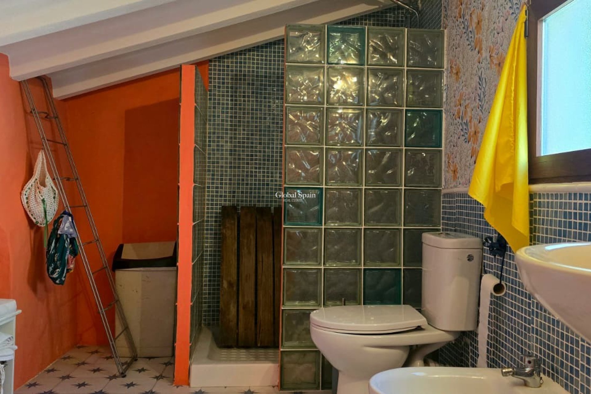 Resale - VILLA -
CALLOSA D'EN SARRIÀ - Callosa De Ensarrià