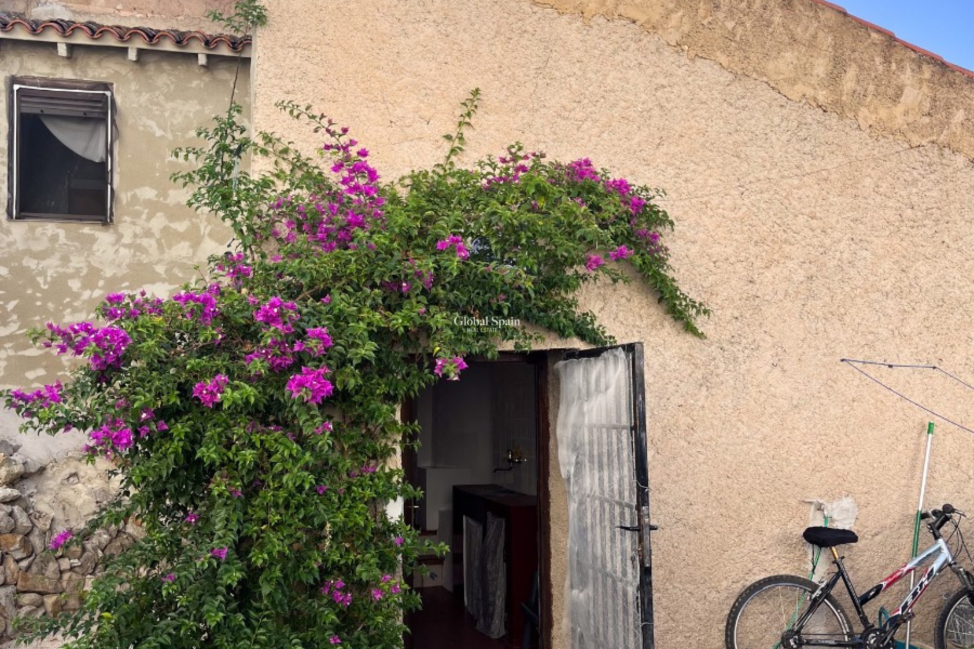 Resale - VILLA -
CALLOSA D'EN SARRIÀ - Callosa De Ensarrià