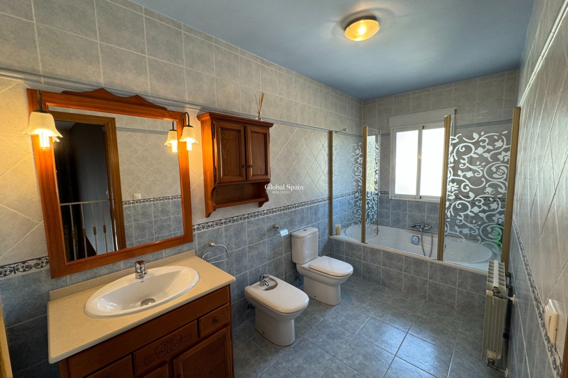 Resale - VILLA -
CALLOSA D'EN SARRIÀ - Callosa De Ensarrià